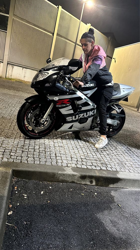 Vendo GSXR 600 K2 injecao