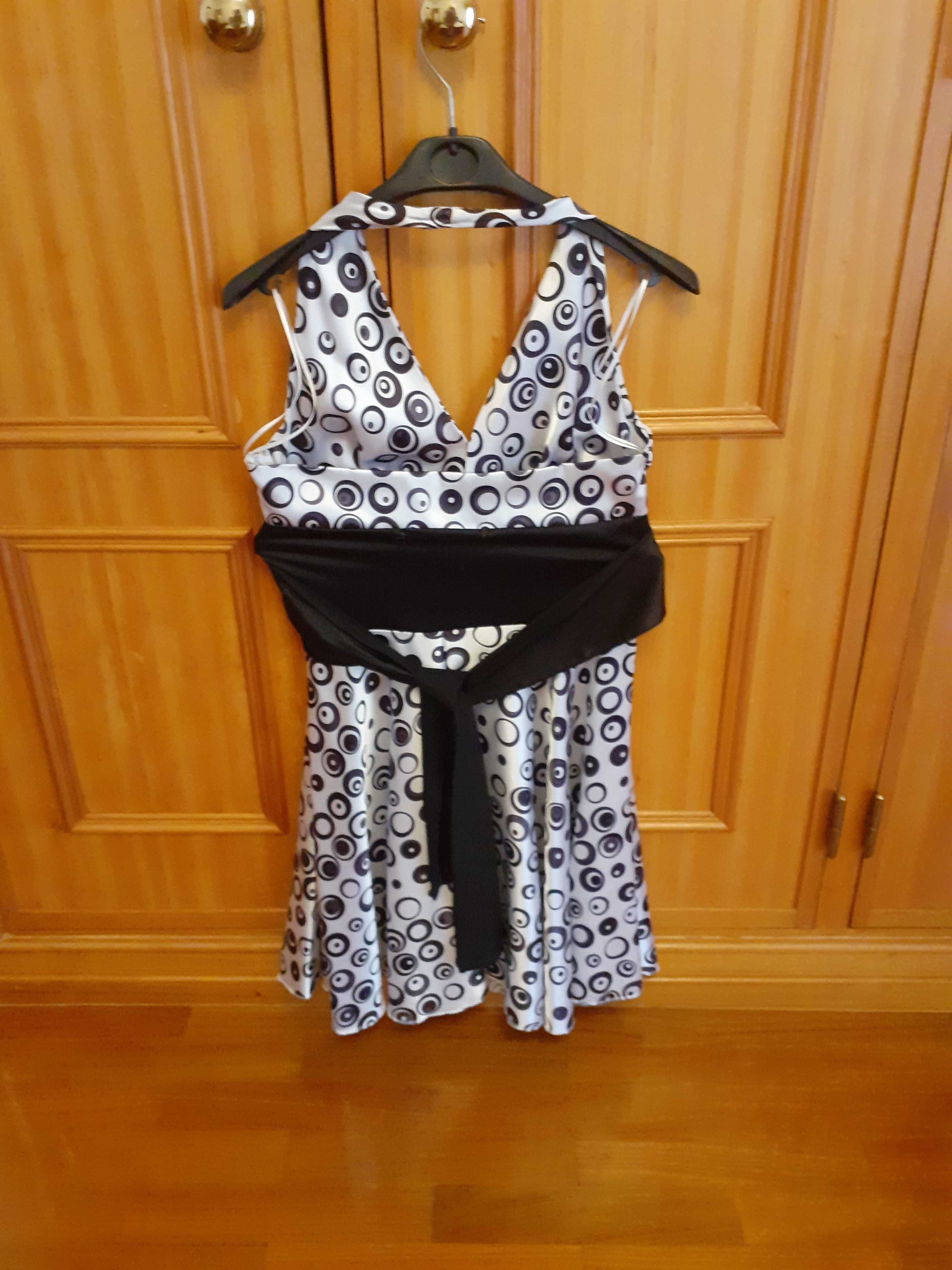 Vestido cetim preto e branco