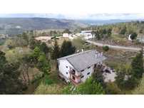 Moradia em Sernancelhe para investimento, com vistas sobre o campo