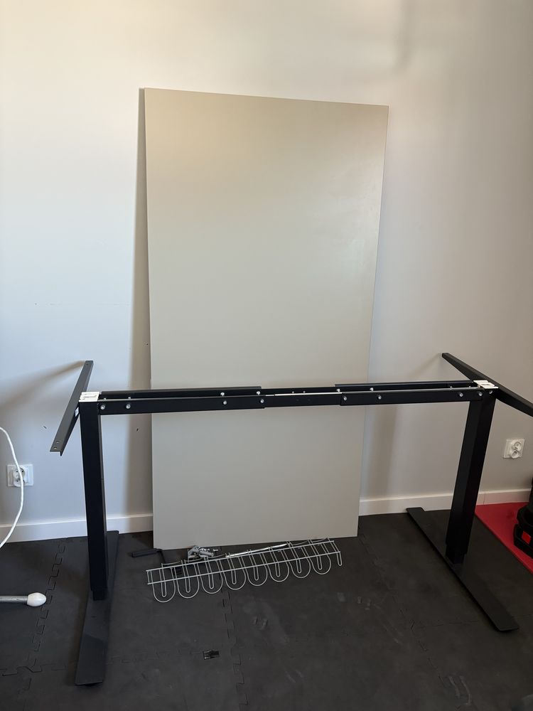 Biurko regulowane Ikea Trotten 160x 80