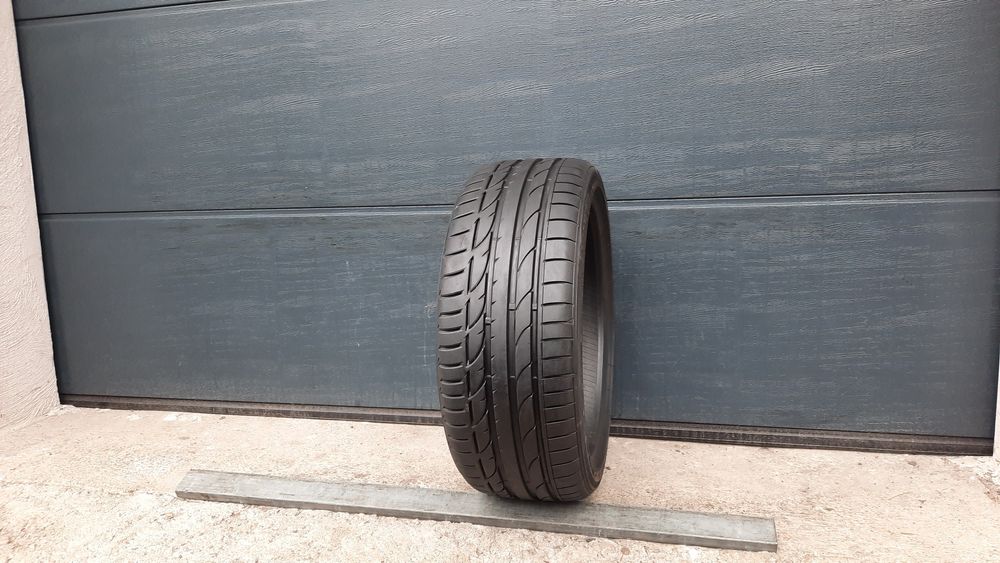 Bridgestone 225/40 R19 Potenza S001