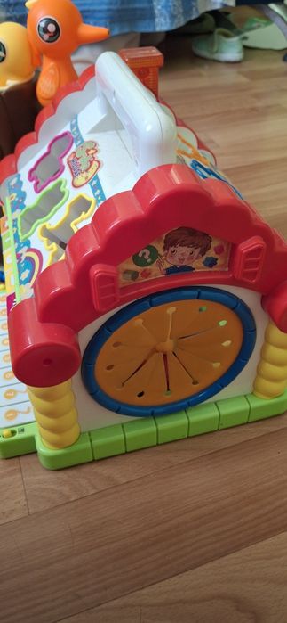 Розвиваючі іграшки (дерево з червачками, музичний будиночок-сортер,