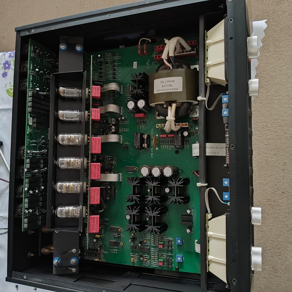 Przedwzmacniacz lampowy Mcintosh C2300