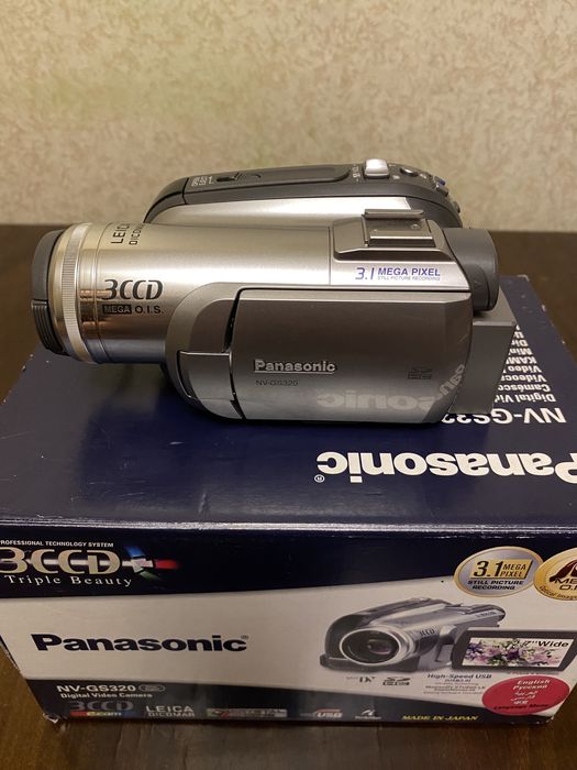 Цифровая видеокамера Panasonic