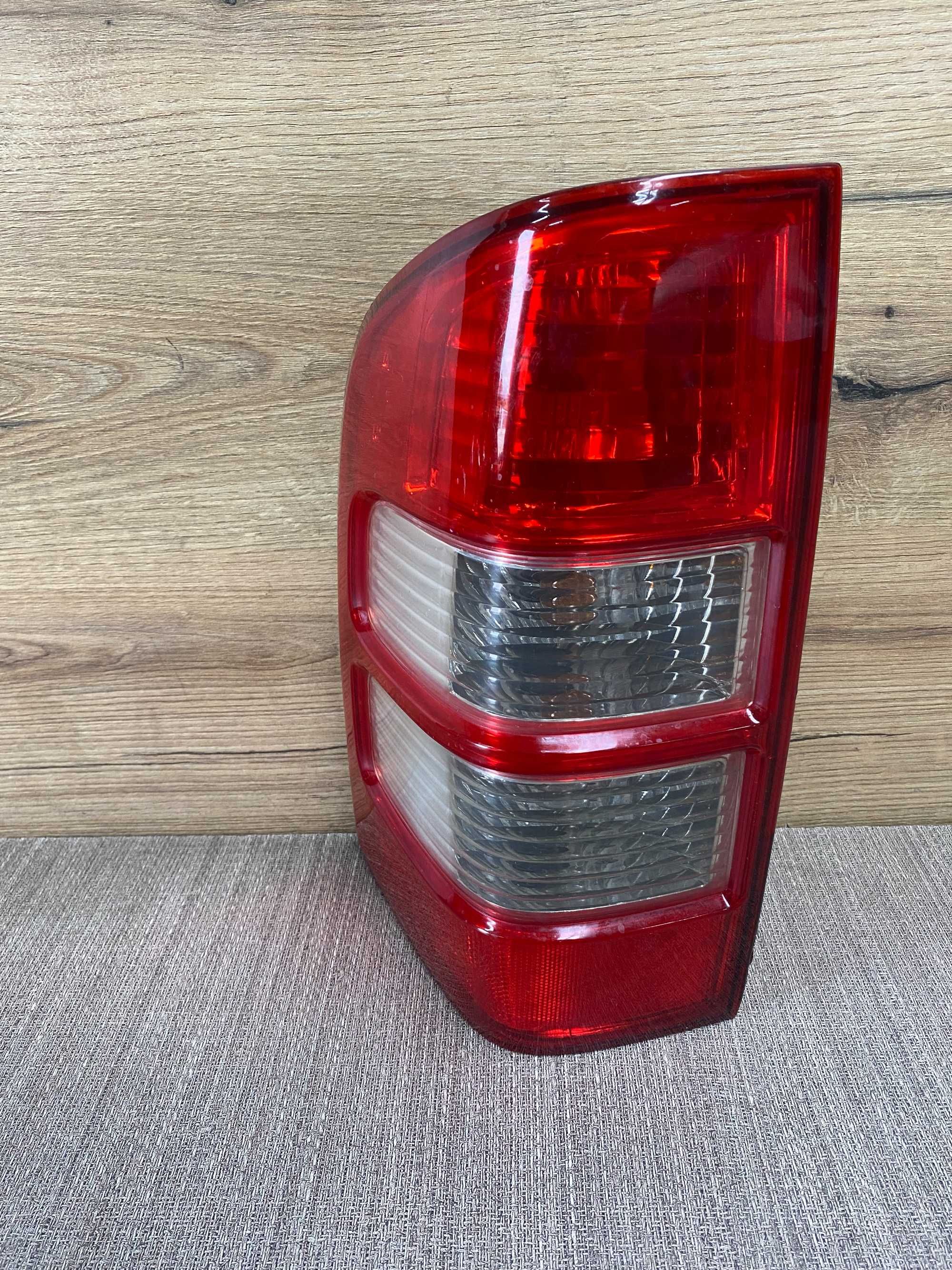 Lampa/reflektor tylny lewy Ford Ranger