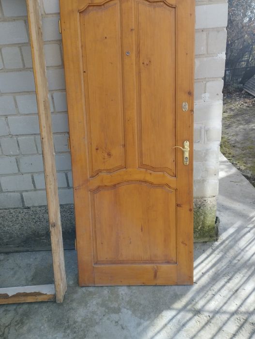 Продам двері дерев'яні