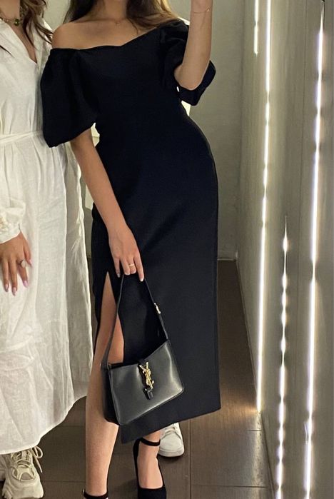 Жіноча сукня в чорному кольорі (є маленький дефект)