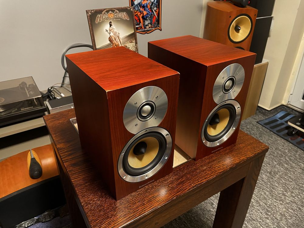 Kolumny podstawkowe Monitory  Bowers Wilkins CM1