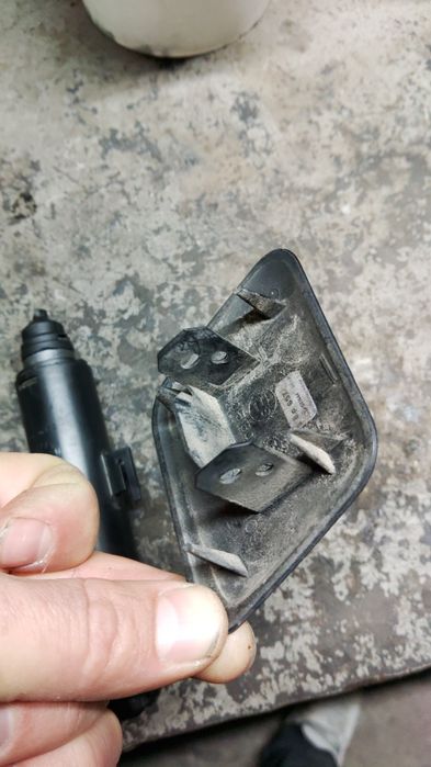 Заглушка Бампера Омивача Омивач фари Skoda Yeti-1 2008-2013