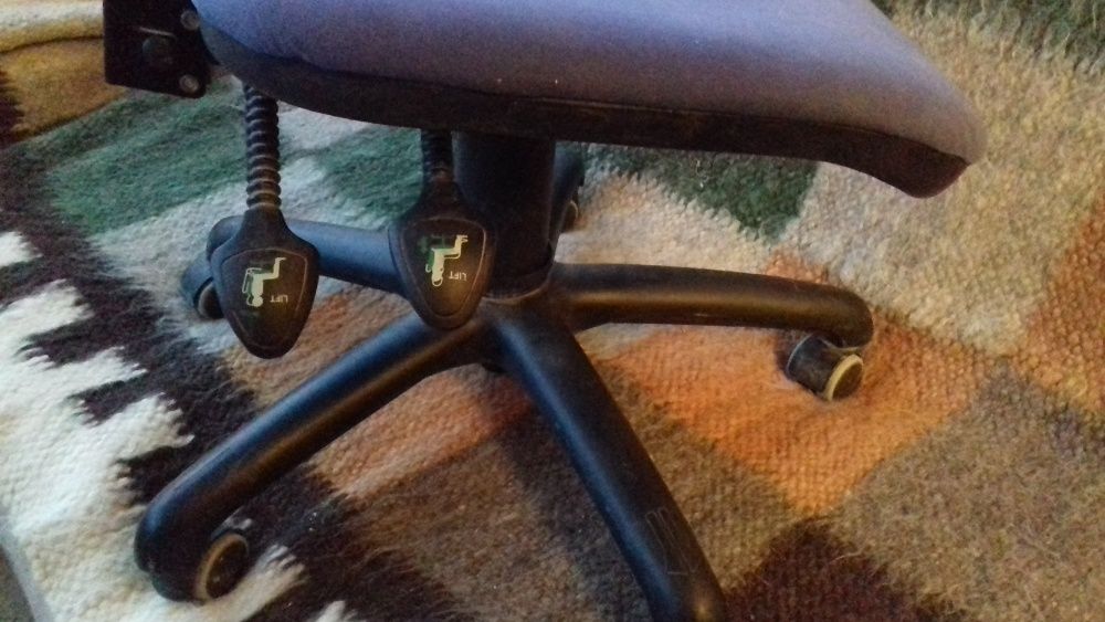 стул (кресло) компьютерный офисный