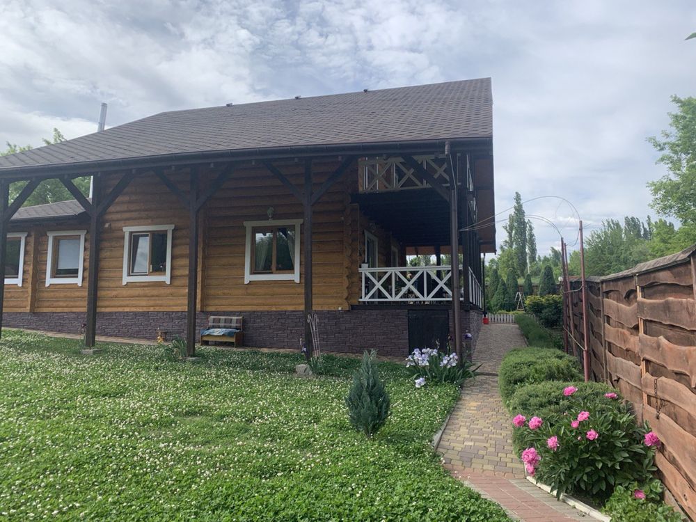 Продаж будинку зі зрубу (карпатська смерека), с. Мала Бугаївка.