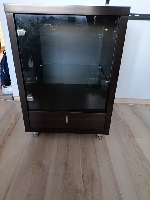 Zestaw mebli - komoda, szafka wisząca, witryna barek