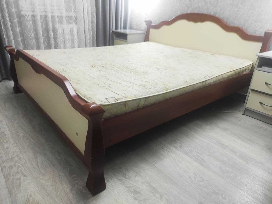 Кровать дерево бук 190 на 160( спальное место) с матрасом