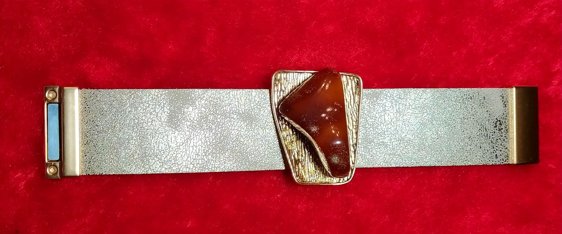 Bransoletka z bursztynem bałtyckimi
