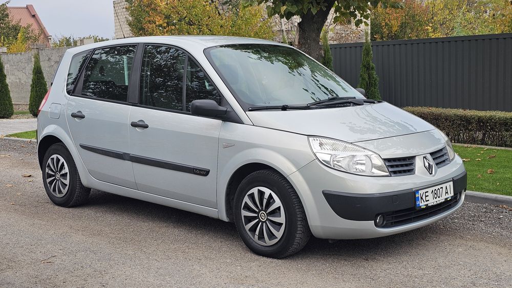 Renault Scenic другого покоління.