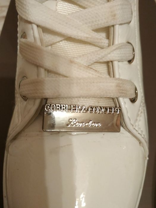 Продам женские зимние ботинки