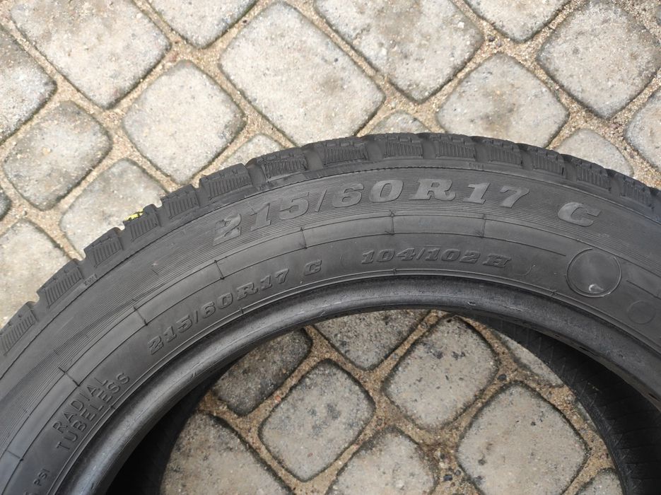 215.60.17c komplet opon zimowych Dunlop