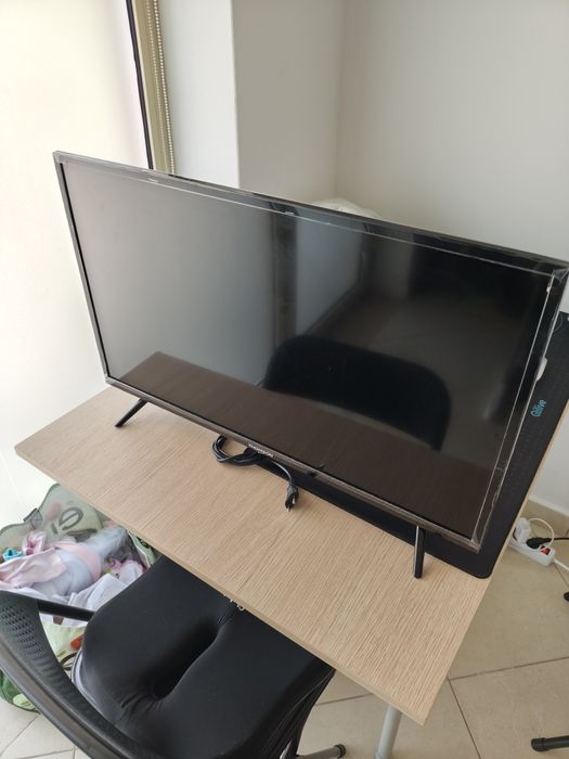 TV 32" Thomsom (não é smart)