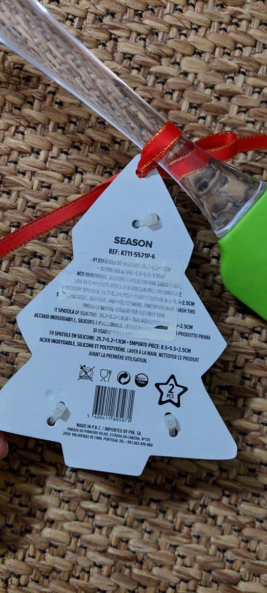 Espátula de silicone + forma para bolachas de Natal