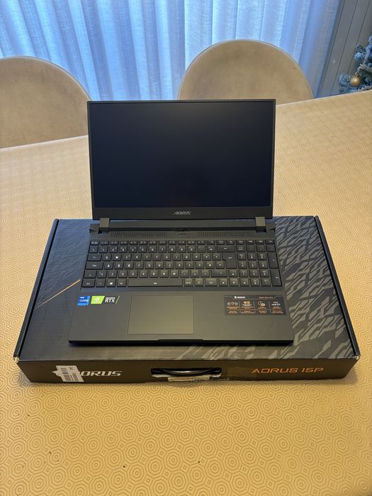 Portátil Gaming Gigabyte Aorus i7 RTX 3070 16GB RAM 1TB SSD