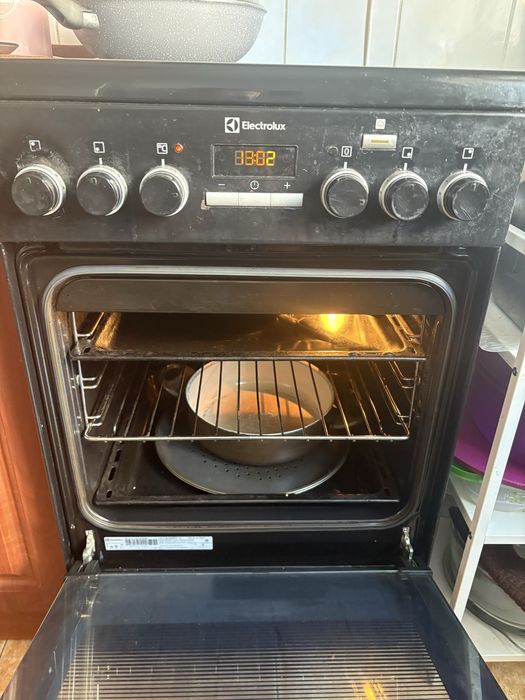 Плита електрична Electrolux EKC954908K