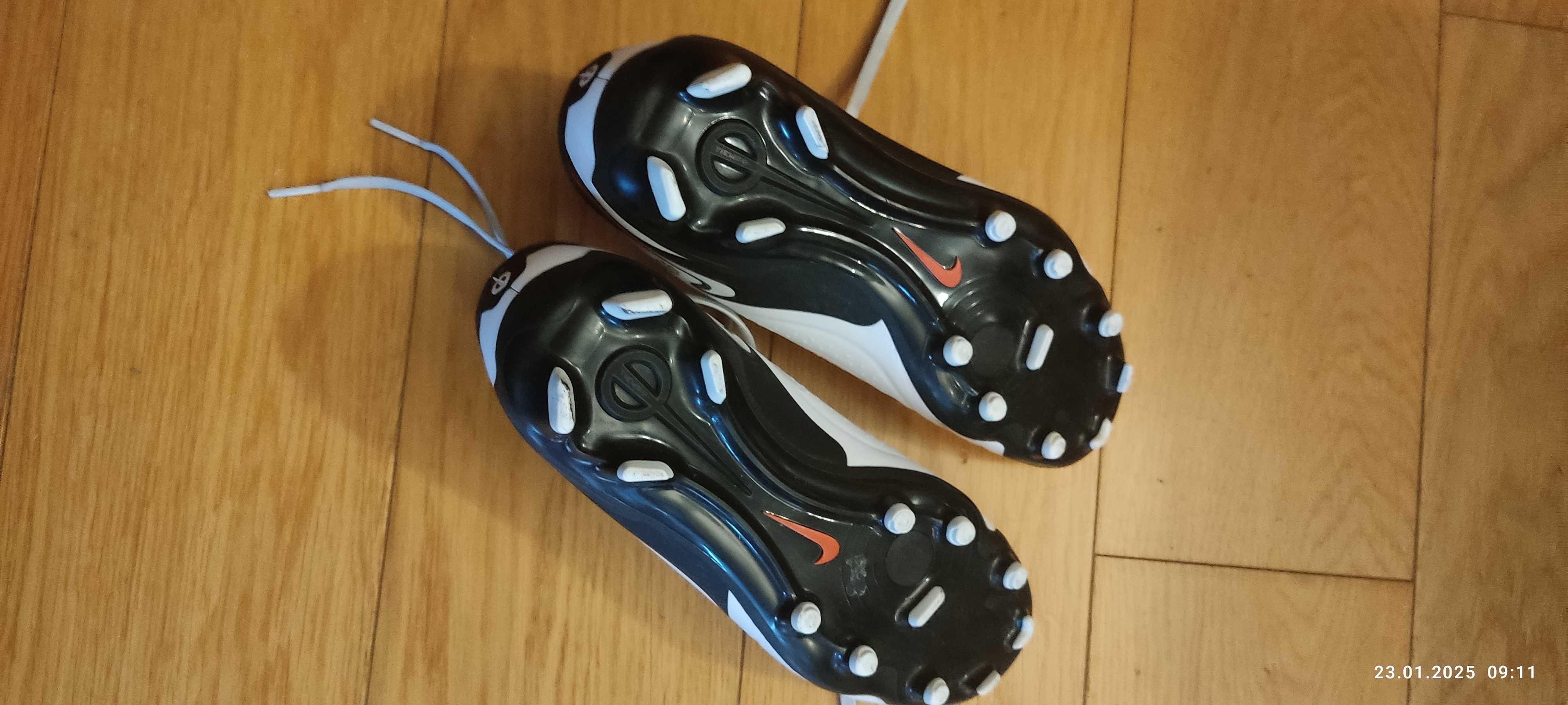 Buty piłkarskie  Nike Tiempo
