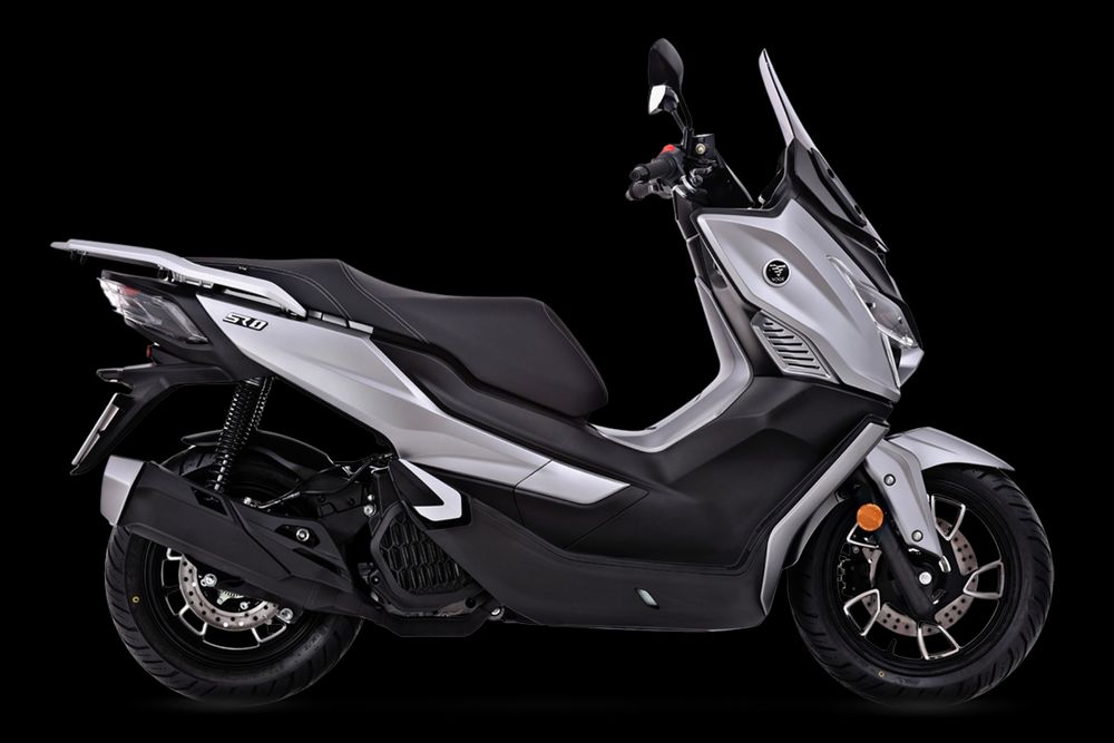 VOGE 125- Algés- 2 anos