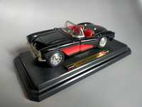 Bburago Burago Chevrolet Corvette 1:24 i podstawka