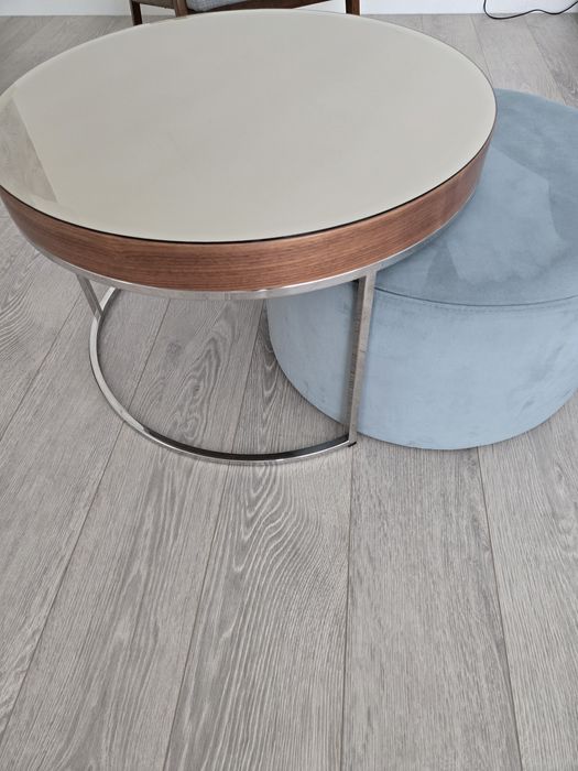 Mesa de centro e pufe sala