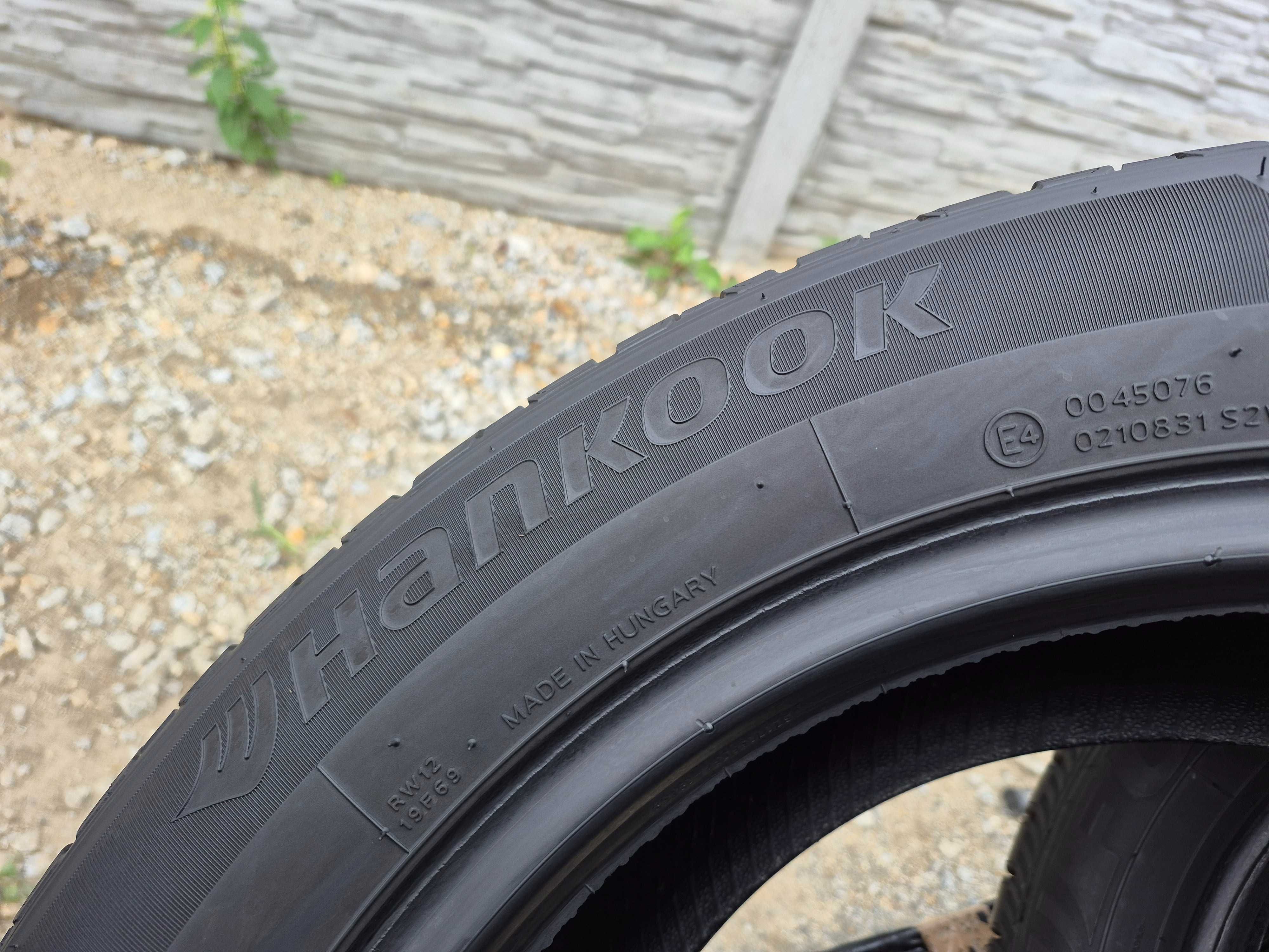 Opony Hankook Wintericept LV 225/55R17C zima 21r 2szt
