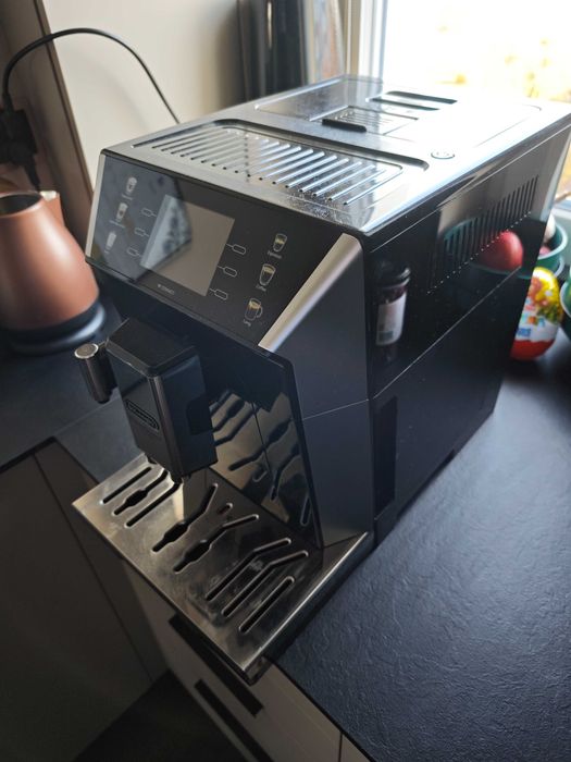 Ekspres automatyczny DeLonghi PrimaDonna Class ECAM 550.65.SB
