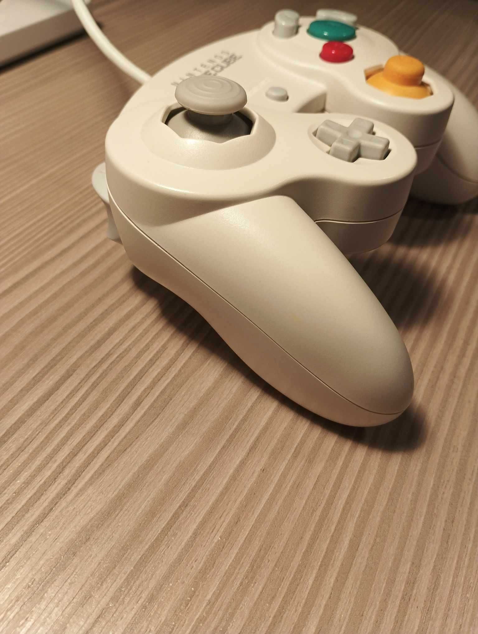 Nintendo GameCube Controller + adapter