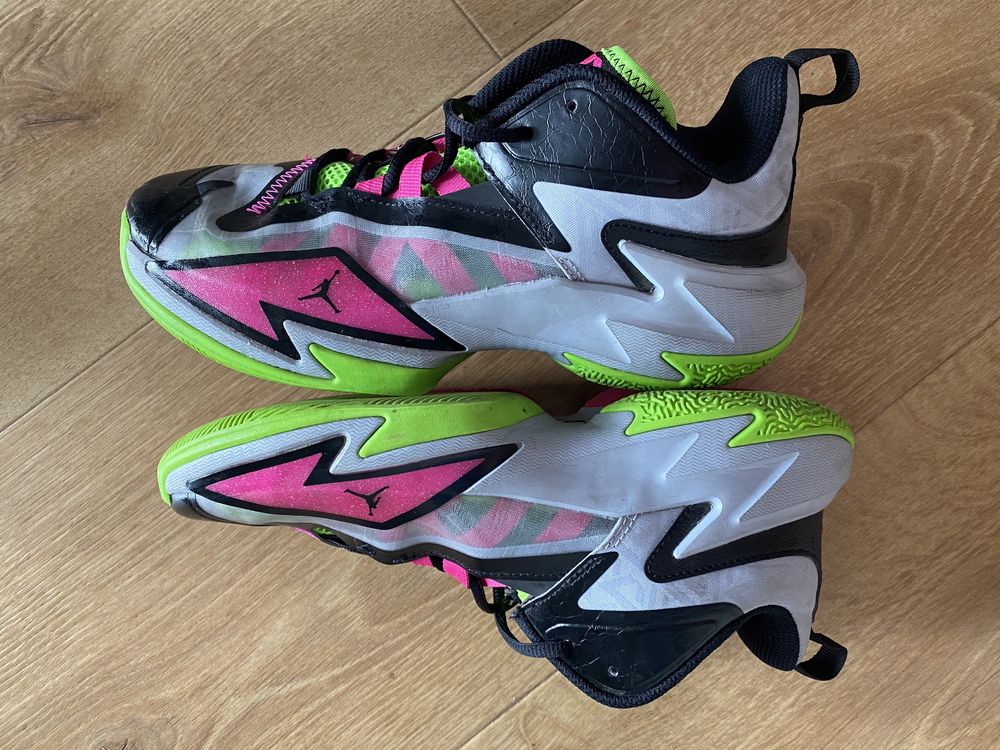 Jordan 38,5 Westbeook one take 3 neon