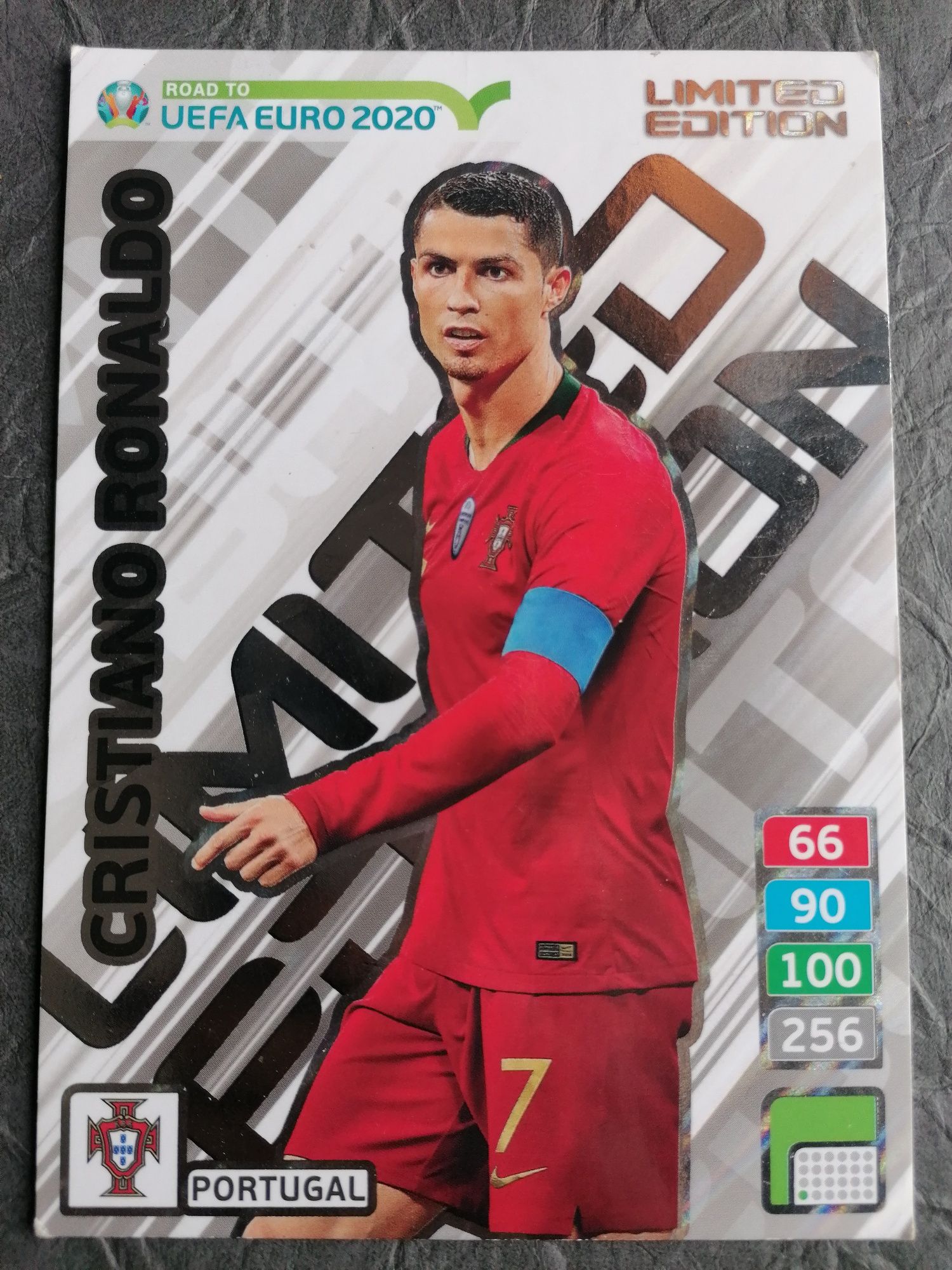 Karty UEFA Euro 2020 XXL Limited
