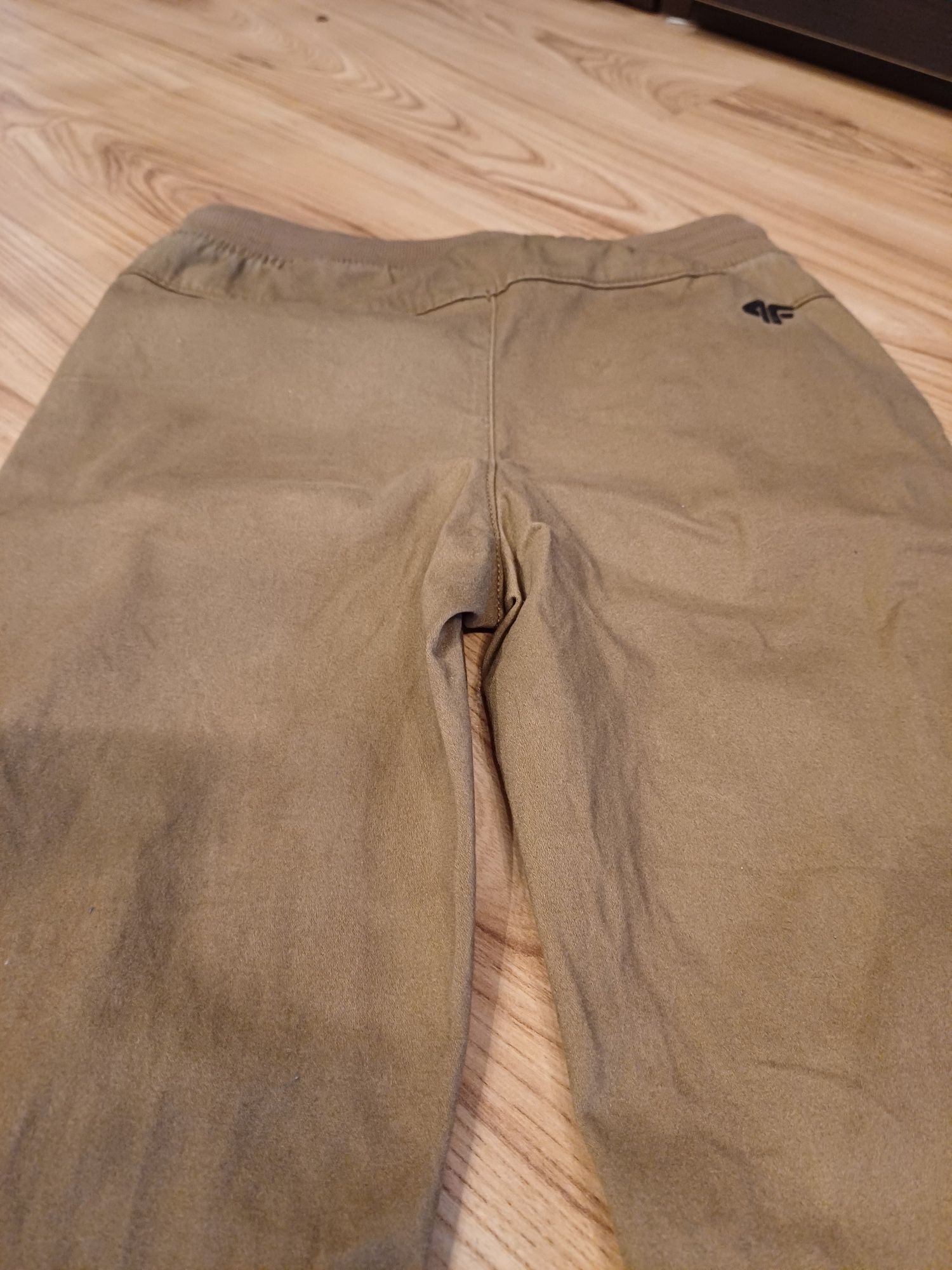 Spodnie materiałowe bawełna, joggery chłopięce 4F, rozmiar 146