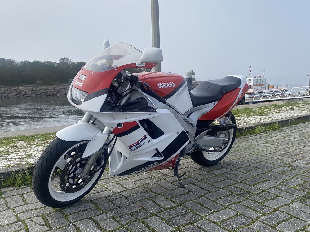 Yamaha FZR 1000 ano 1992