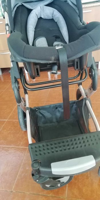 Carro com cadeira e alcofa