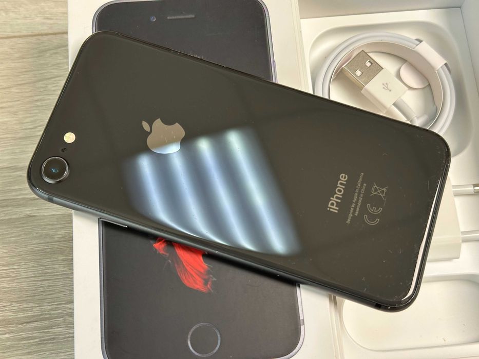 Apple iPhone 8 - 64GB Space Gray Neverlock ІДЕАЛ 100% АКУМУЛЯТОР