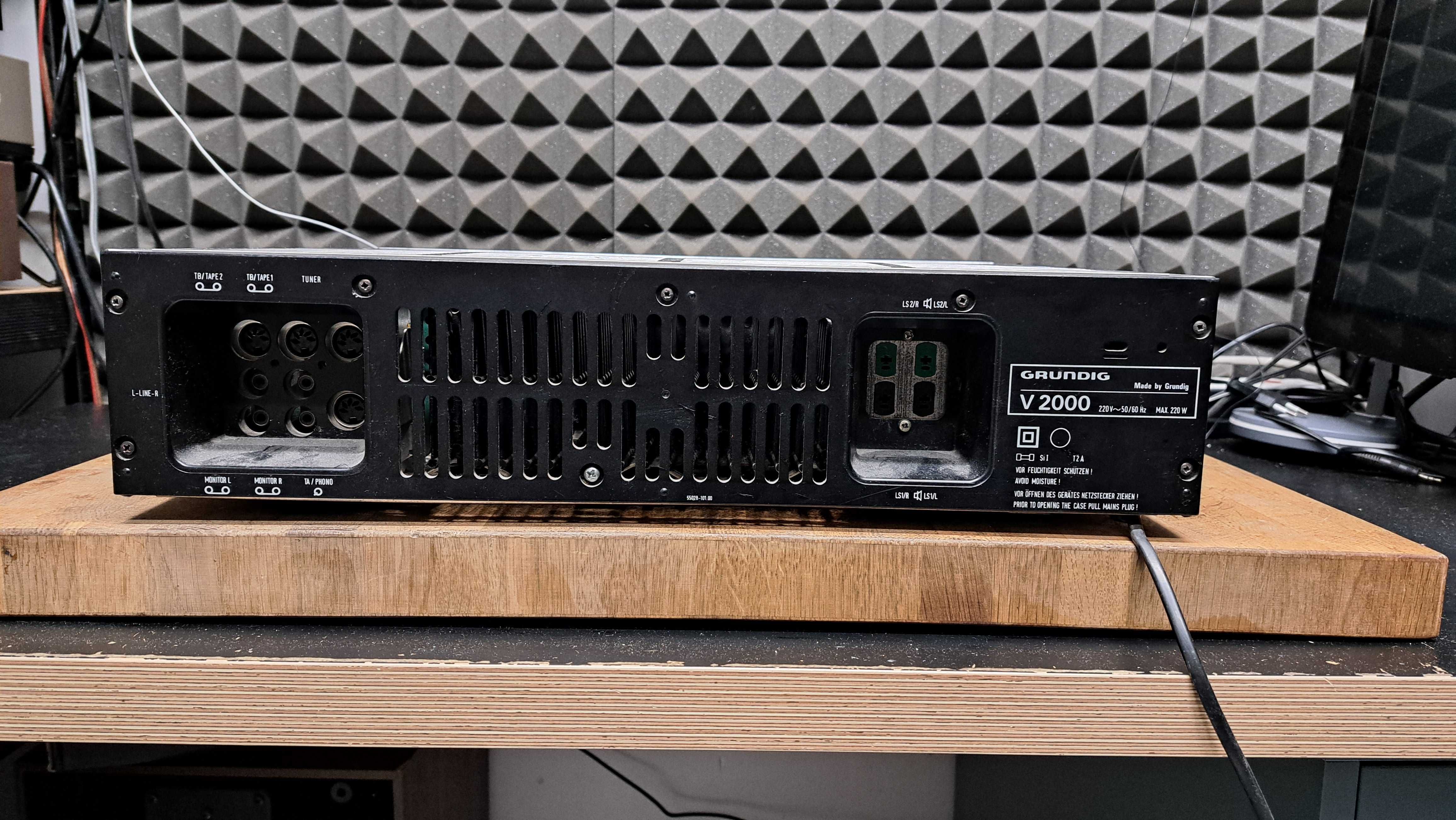 Wzmacniacz Grundig V 2000