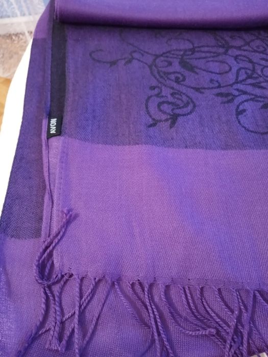 Fioletowy Szal Avon dł. 176 cm