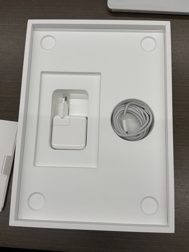 Macbook Air 13’6
