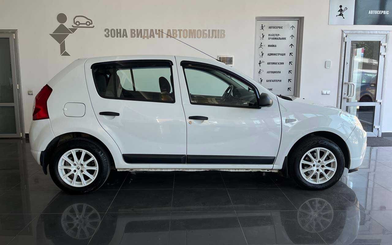 Renault Sandero 2011