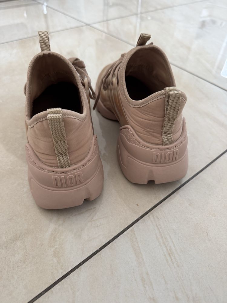 Dior Buty sportowe D-Connect sneakersy nude beżowe