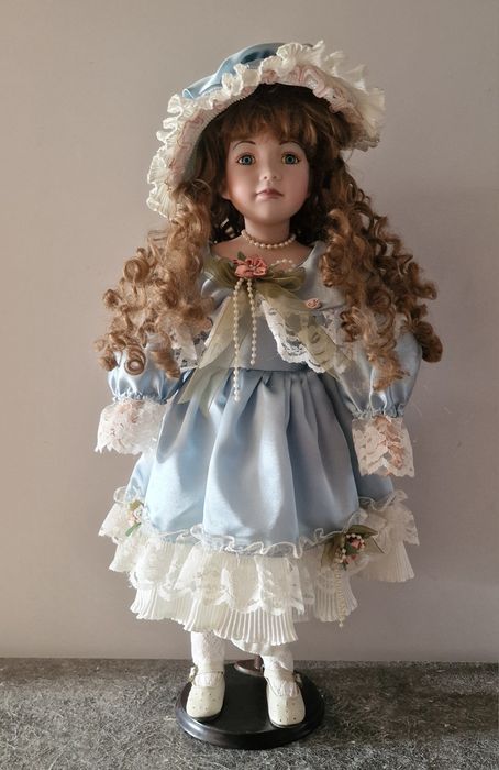 Boneca de porcelana vintage