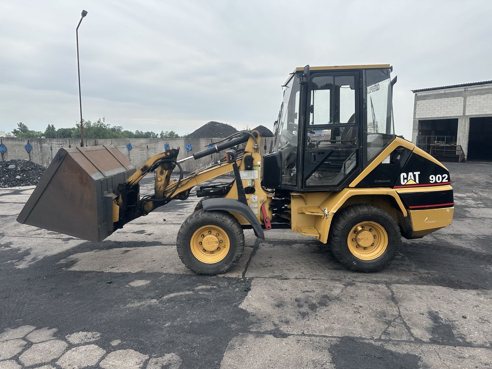 Ładowarka CAT 902