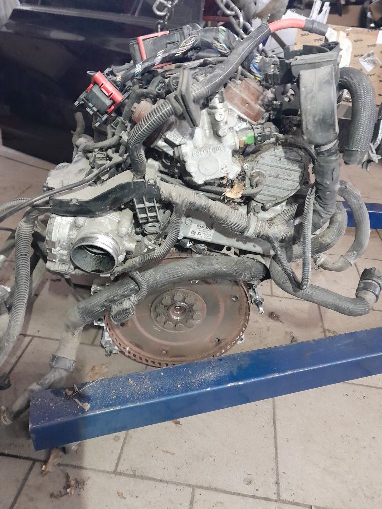 Silnik kompletny volvo 2.4 D5 d5244t5