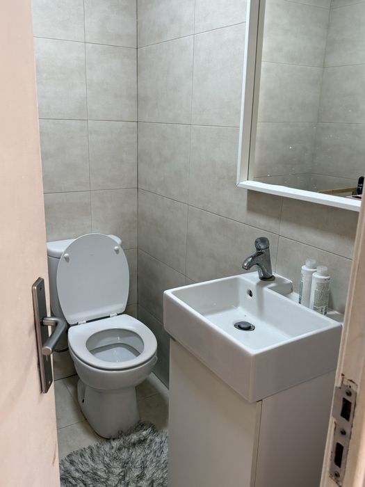 Quarto em um apartamento familiar . 500 para casal 400 para pessoa so.