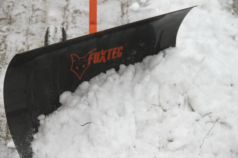 Pług na kołach łopata do śniegu odgarniacz FUXTEC