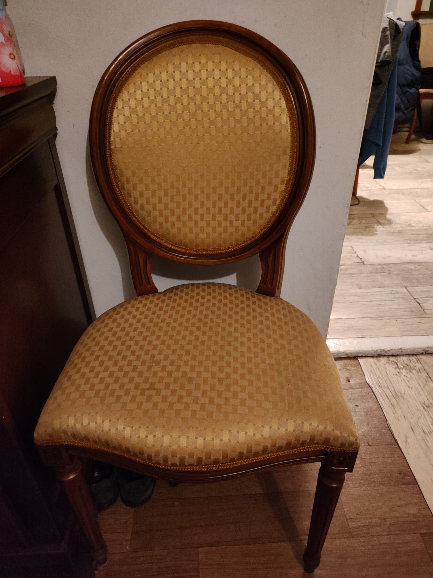 Stylowe eleganckie krzesło