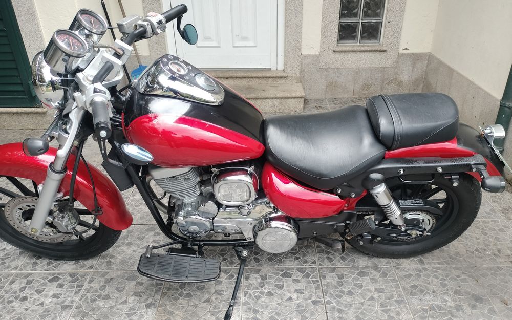 Vendo Daelim  com muitos poucos km